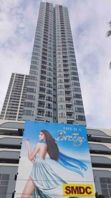 Breeze Residences - 1Br Unit With Balcony -Top Floor Manila Exteriér fotografie