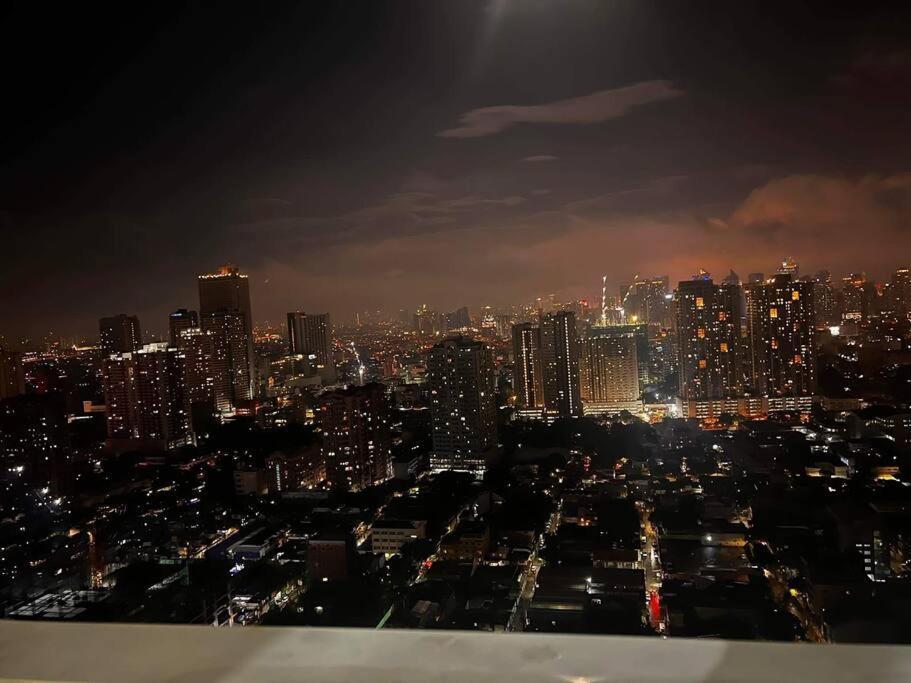 Breeze Residences - 1Br Unit With Balcony -Top Floor Manila Exteriér fotografie