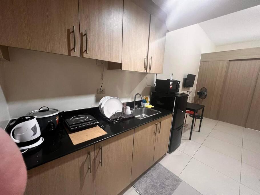 Breeze Residences - 1Br Unit With Balcony -Top Floor Manila Exteriér fotografie