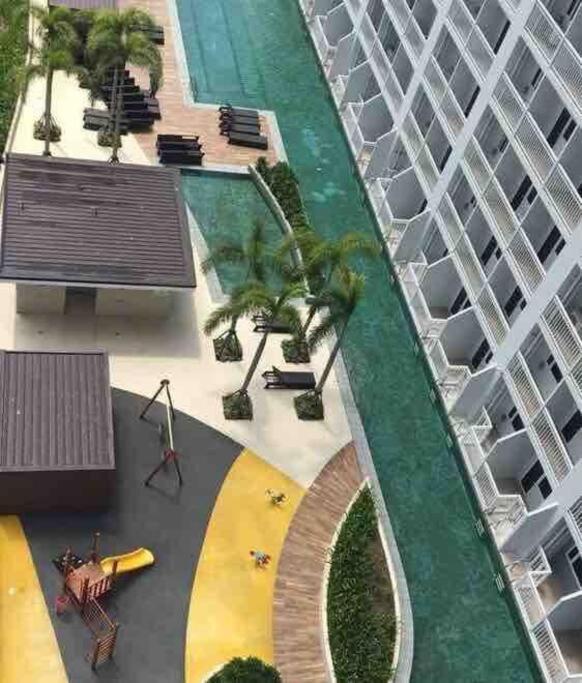 Breeze Residences - 1Br Unit With Balcony -Top Floor Manila Exteriér fotografie