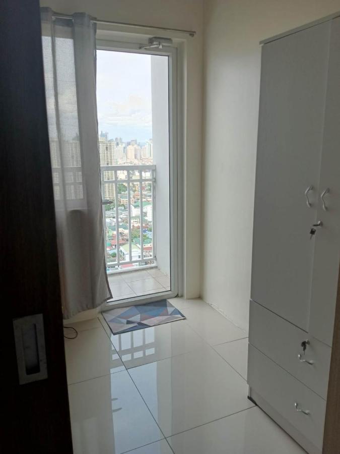 Breeze Residences - 1Br Unit With Balcony -Top Floor Manila Exteriér fotografie